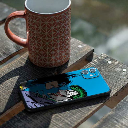 DC Comics The Joker vs Batman Vintage art iPhone 11 Skin